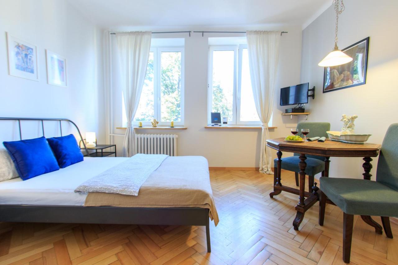 Apartment Bednarska Warschau