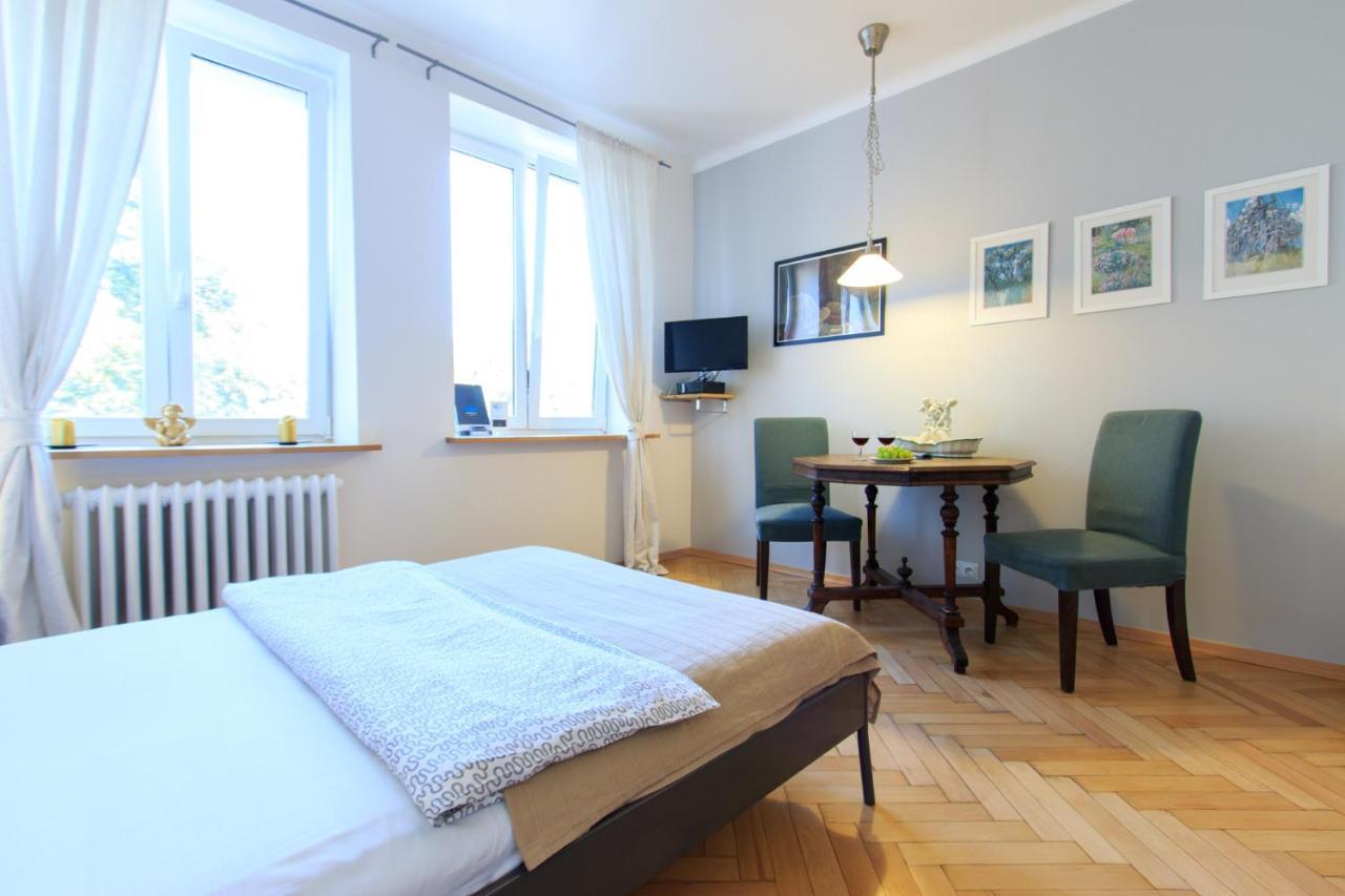 Apartment Bednarska Warschau